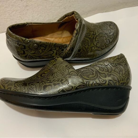 Women’s Nurture Embossed Tooled Brown/Bronze Heel wedge Size 6M - Picture 4 of 10